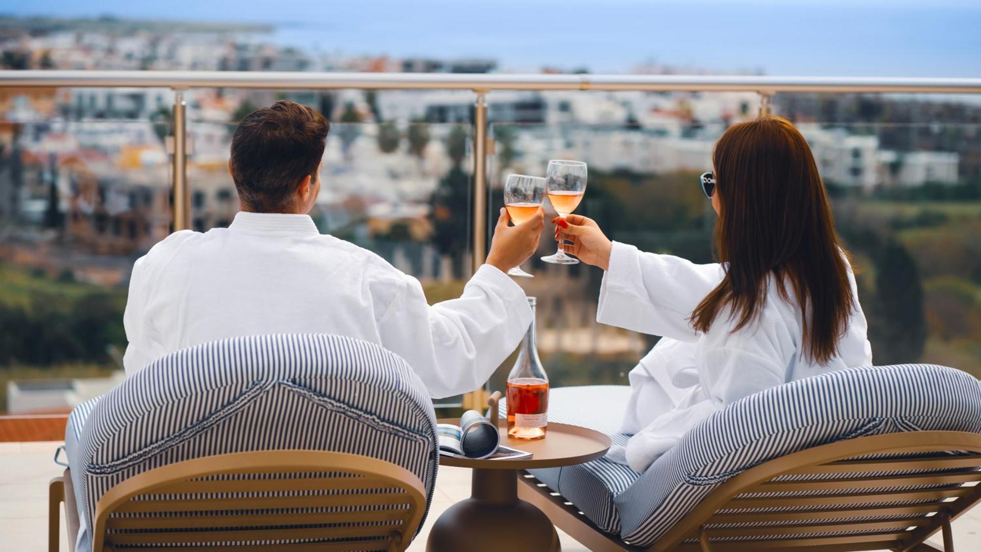 Wellclub - Wellness Family Experience - Seaview Hotel Paphos Exterior photo